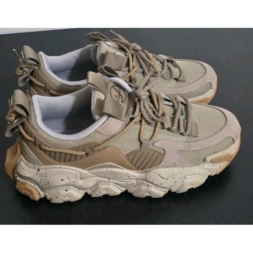 JAVI Cited‎ Tan Beige Men 10 Sneaker Shoe Casual EUC